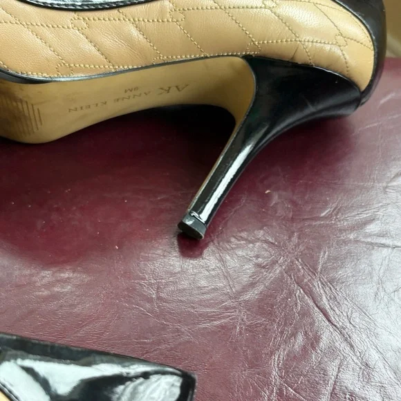 Anne Klein Black and Tan Heels - Picture 7 of 13